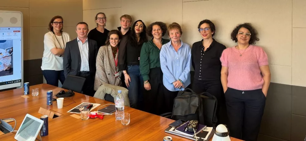 Photo de groupe à l’issue du Marathon Pro Bono avec l'Association Pour le Sourire d'un Enfant