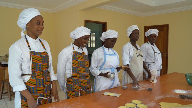 Young girls in a pastry class